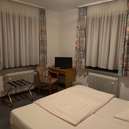 פרנקפורט Waldhotel Hensel'S Felsenkeller מראה חיצוני תמונה